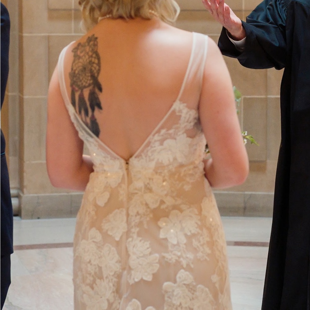 MELISSA SWEET TRUMPET STYLE WEDDING DRESS - Picture 2 of 4